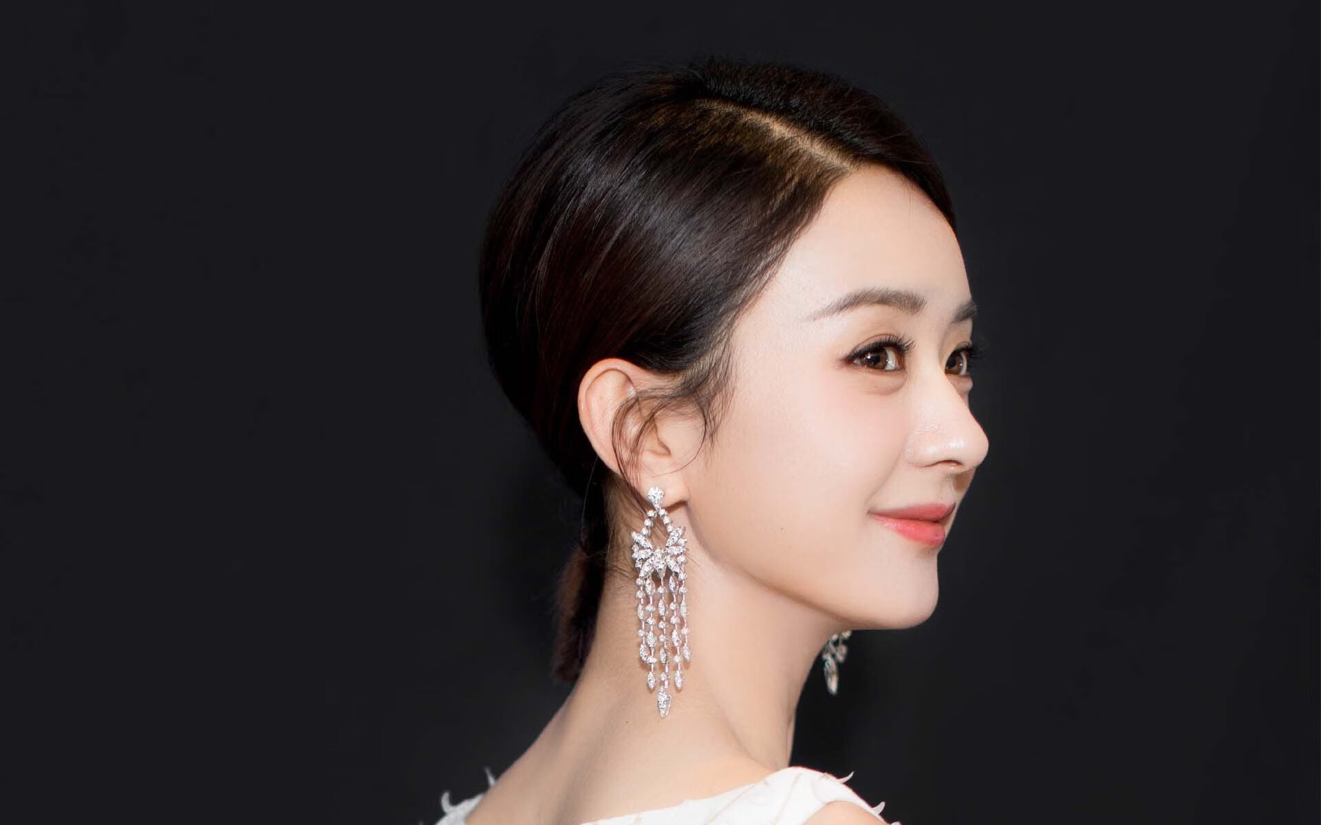 _篮球明星挑战慈善马拉松，公益传递正能量_，篮球运动员chamberlain