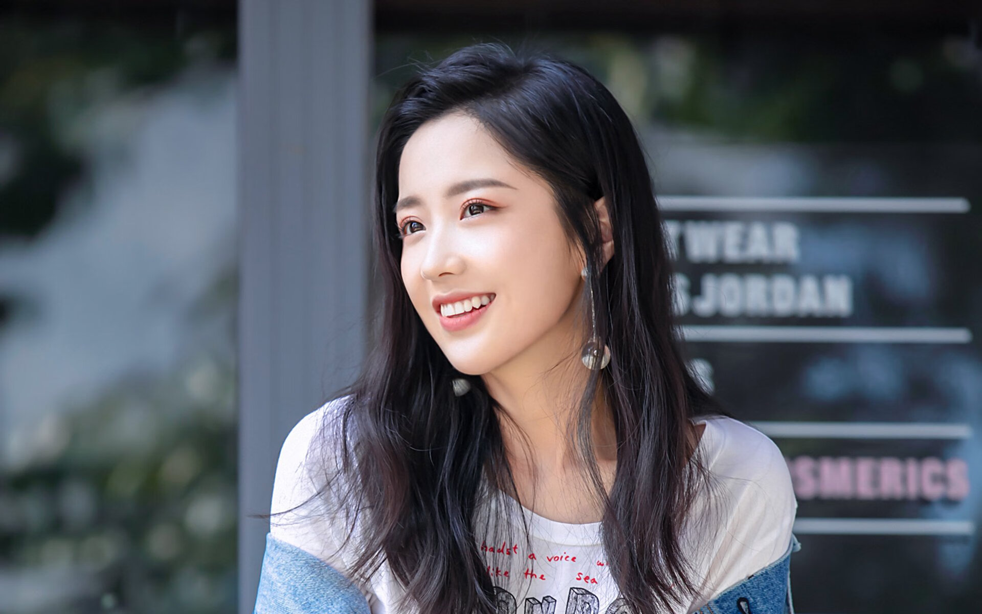 九游娱乐体育官网-从4-3-3到3-5-2：战术变化对比赛的深远影响